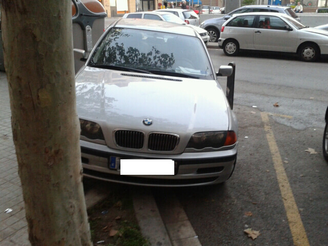 Coche de Jurado sin matrícula.jpg