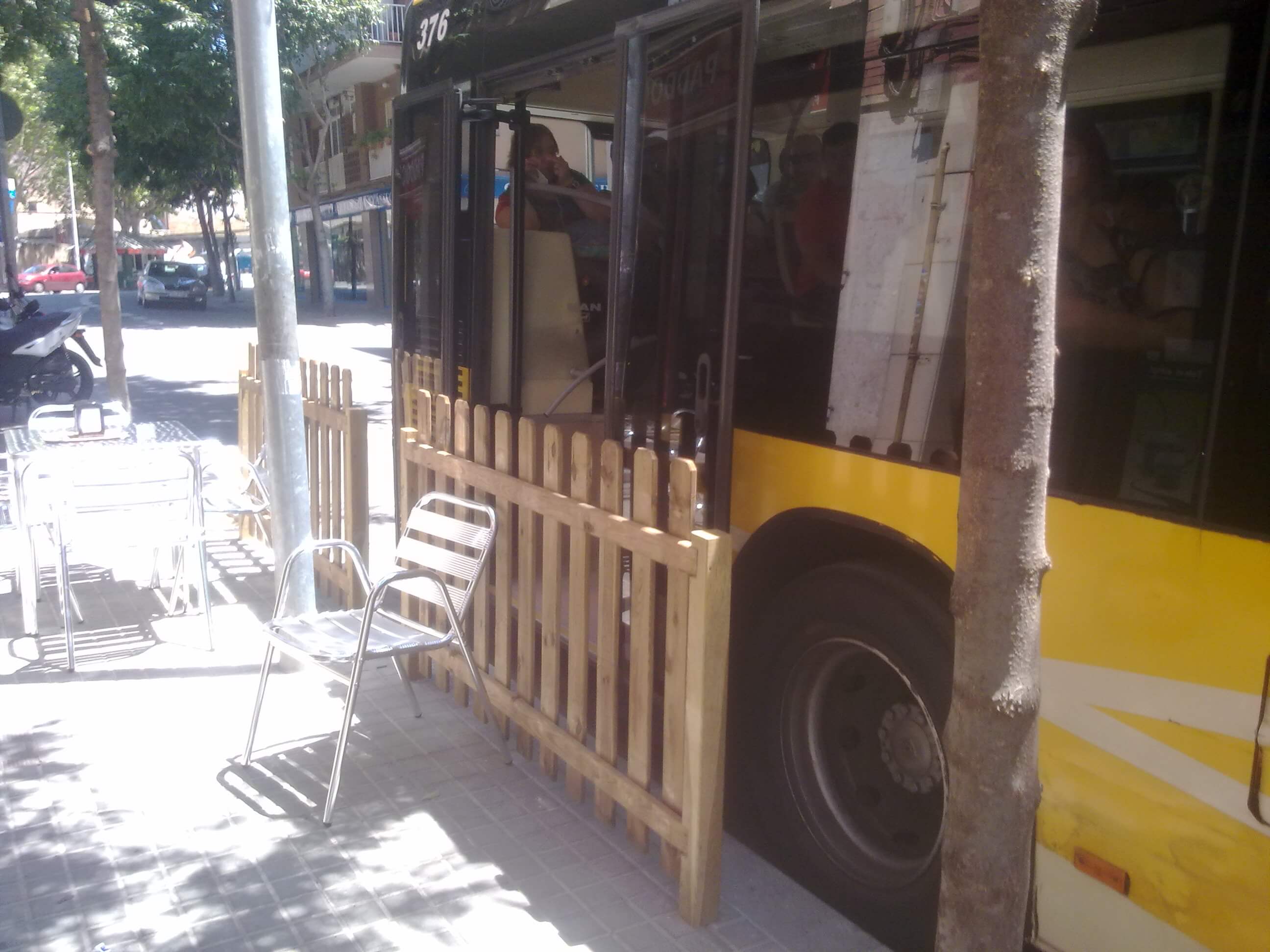 Par. Bus.jpg
