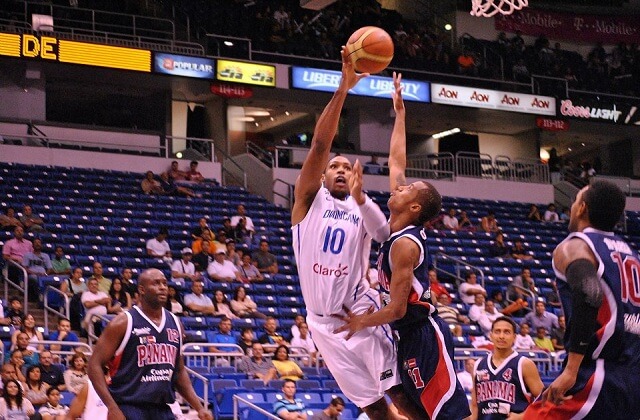 dominicana semis.jpg