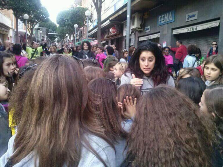 El ‘flashmob’ del passeig de La Salut sobrepassa objectius i omple el carrer