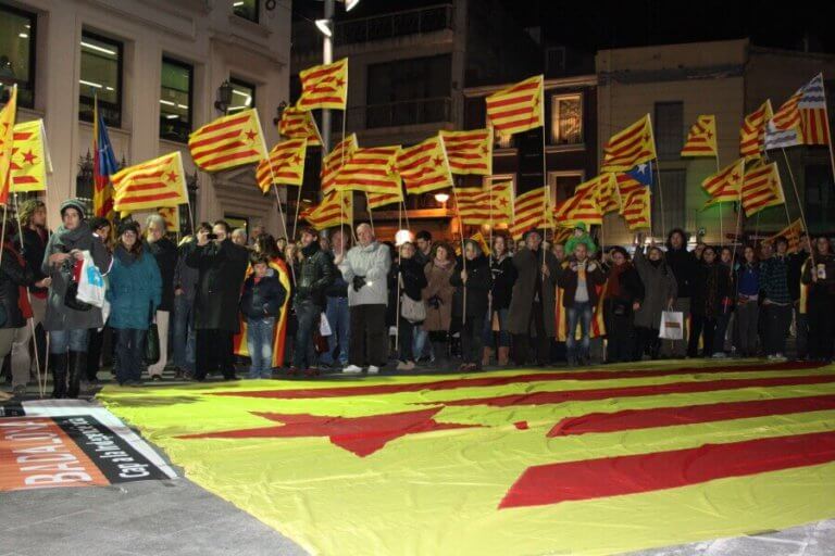 La plaça de la Vila clama a favor de la independència catalana