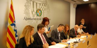 Compartint taula-signatura conveni.JPG