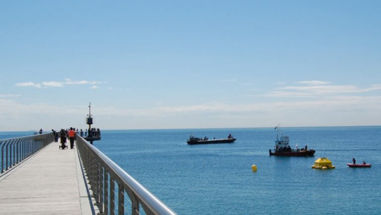El Pont del Petroli acull dos innovadors dispositius que mesuren la climatologia costera