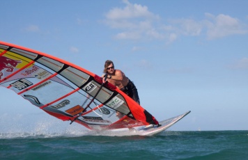 slalom-windsurf-board-21399-3027923.jpg