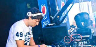 Dani Moreno durante su actuación en Badalona en el Tour de Máxima FM y Pepsi2.jpg