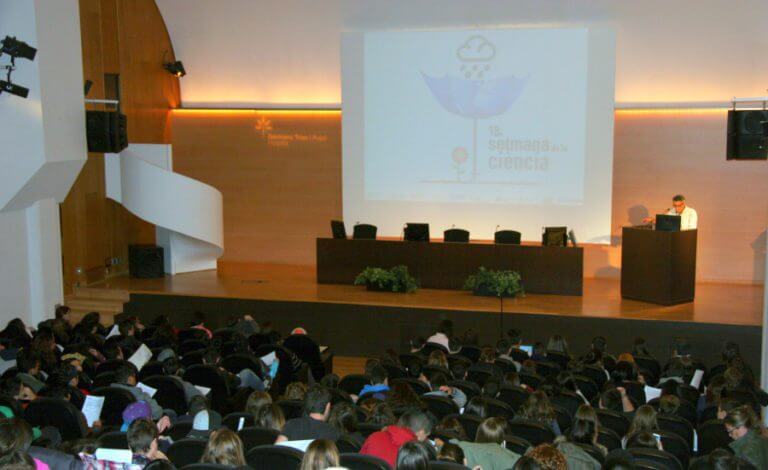 Sis instituts de Badalona coneixen les investigacions de Can Ruti