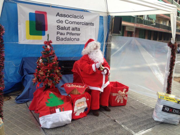 Els comerciants de La Salut Alta recullen 250Kg de menjar pel Banc d’Aliments