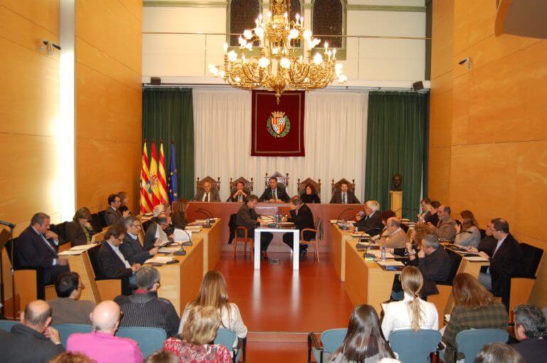 El Ple badaloní aprova cedir les dades del padró per a la consulta per la independència