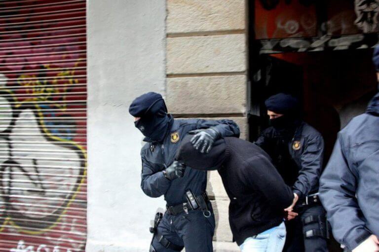 Macrooperació dels Mossos contra els Latin Kings amb un detingut a Badalona