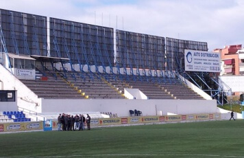 tribuna1.jpg