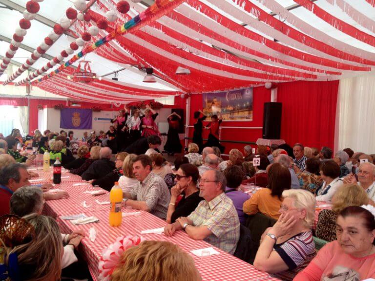 La Plataforma de la Gent Gran visita la Feria de Abril