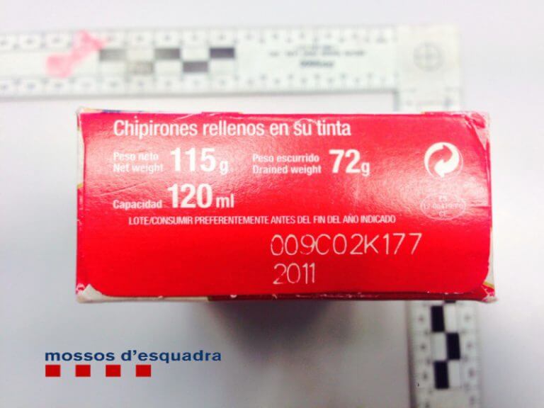 Dos detinguts per vendre productes caducats i robats a una botiga de Badalona