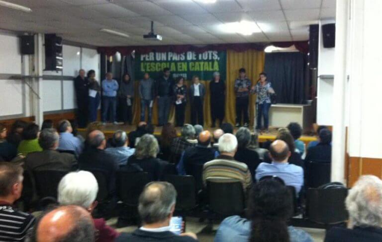 Desenes de persones i entitats de Badalona, compromeses amb la immersió lingüística