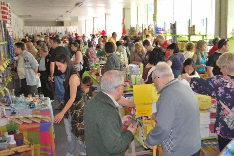L’11è Mercat Solidari de la Fundació SIQUE! està resultant tot un èxit