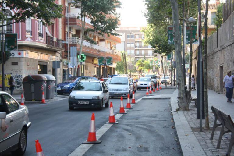 L’asfaltat de Martí Pujol provoca importants retencions de trànsit