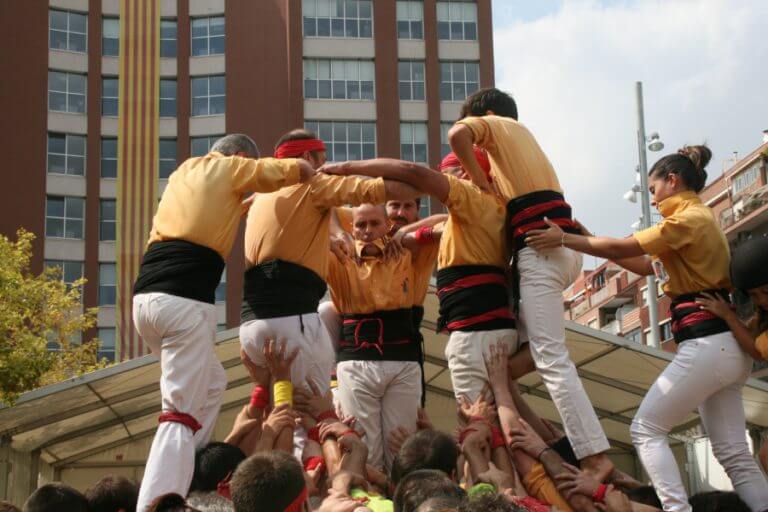 Els Micaco tornen amb castells de 7 al bateig dels castellers de Sant Adrià