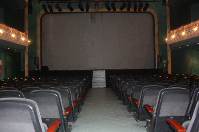 El Teatre Zorrila i el Principal estrenen pantalles i projector amb motiu del 40è Filmets