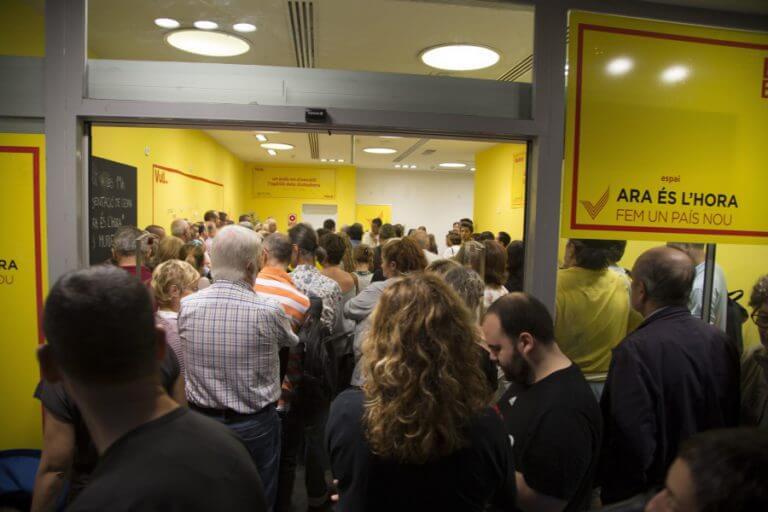 Òmnium i ANC obren al carrer del Mar el primer local de Catalunya per promocionar el 9N
