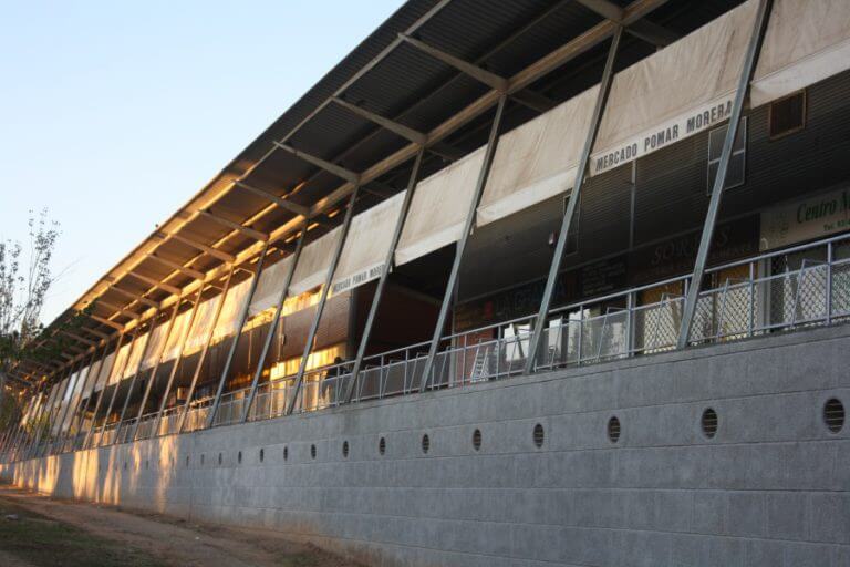 El Mercat de Pomar i els botiguers de Badalona volen impedir l’arribada de Mercadona a Pomar
