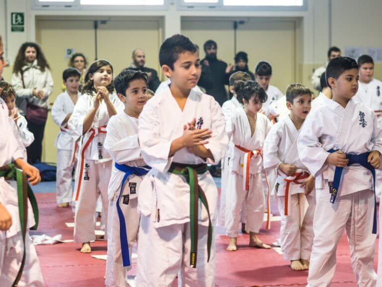 L’escola de karate Urban gradua els més petits