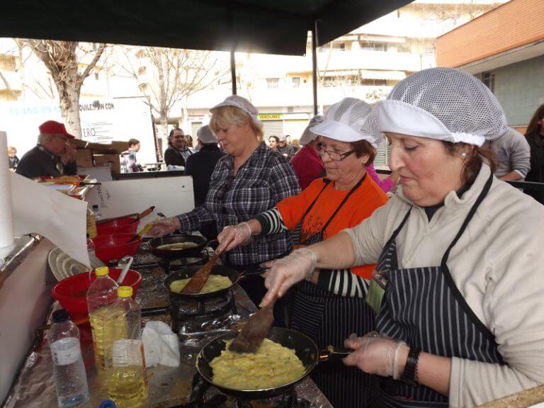 Milers de veïns es donen cita a la XXIV Festa de l’Espàrrec