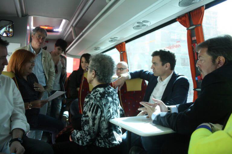 El líder socialista Pedro Sánchez es reuneix amb representants sanitaris de Badalona