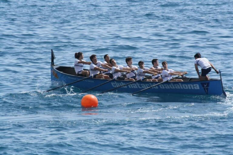 23 equips de rem participen a la Llaüt Mediterrani a Badalona