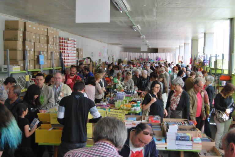 El 12è Mercat Solidari de Sique torna aquest dissabte a la plaça Pompeu Fabra