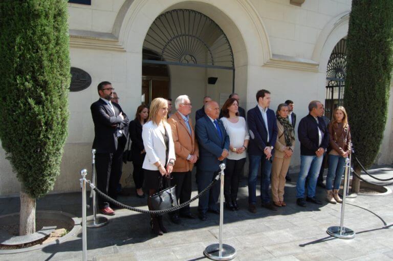 Badalona guarda silenci pel professor mort a l’IES Joan Fuster de Sant Andreu