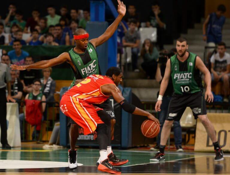 Recital de play-off (77-54)