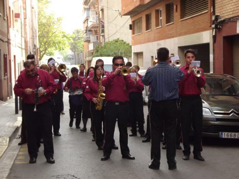 El barri de Puigfred recupera la cercavila i l’orquestra per la seva festa major