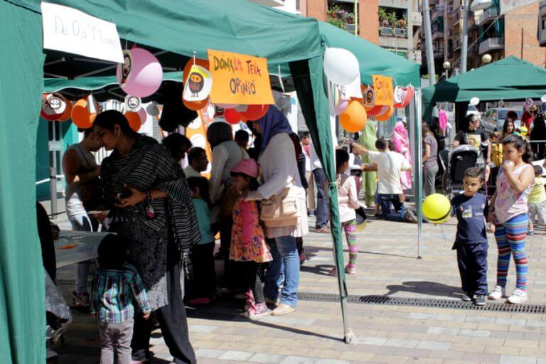 La plaça Antonio Machado s’omple de gom a gom per celebrar la Diverfesta