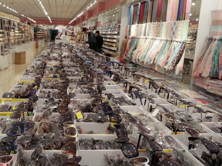 Intervingudes prop de 14.000 ulleres de diferents marques falsificades