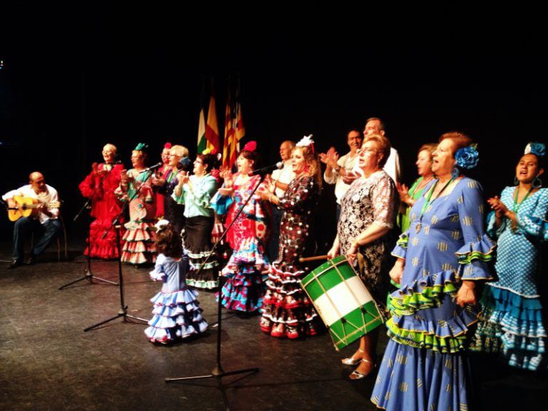 El Teatre Blas Infante acull la festa de fi de curs del centre de l’Esperanza