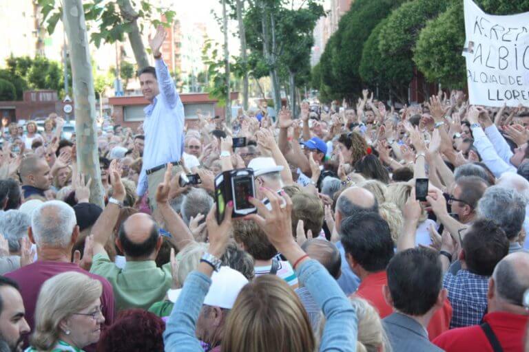 Un miler de veïns donen suport a Albiol davant la possible pèrdua de l’alcaldia