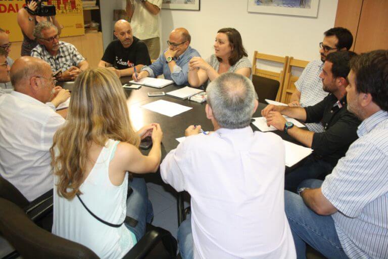 Les negociacions superen la qüestió sobiranista i esperen el pas enrere o l’entrada del PSC al govern