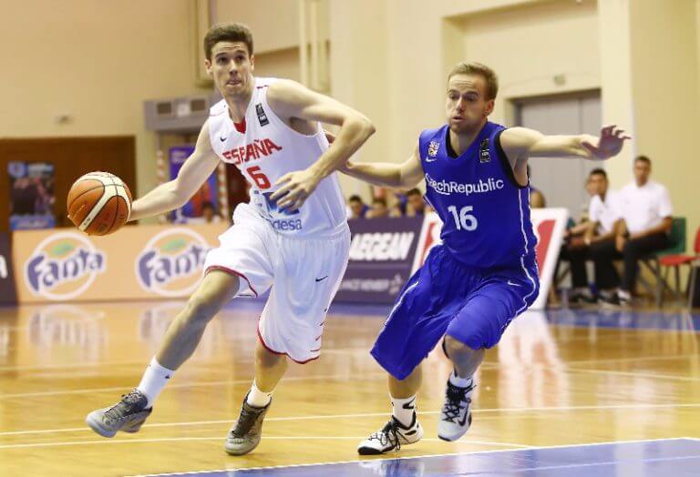 La U18 referma el seu joc contra Sèrbia (62-74)