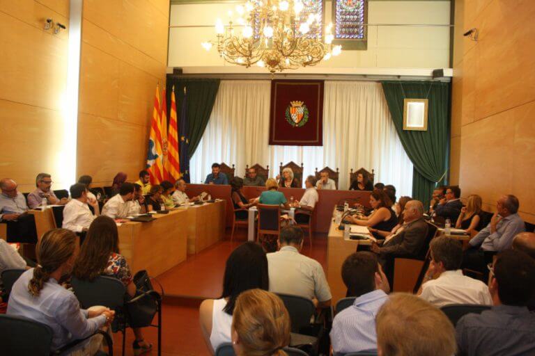 Govern i oposició acorden els càrrecs de confiança i desbloquegen l’aprovació del cartipàs