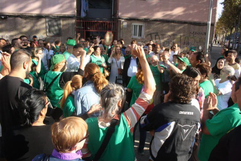 La PAH atura dos desnonaments ‘als despatxos’ i afronta avui un tercer
