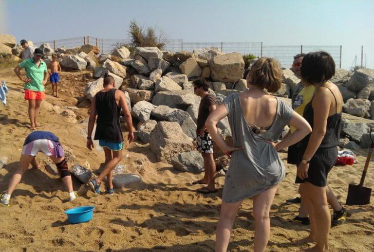 L’Ajuntament abocarà sorra a la platja de la Mora després de les reivindicacions veïnals