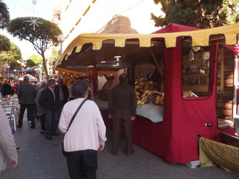 El passeig de La Salut retorna a l’edat mitjana amb una cinquantena de parades