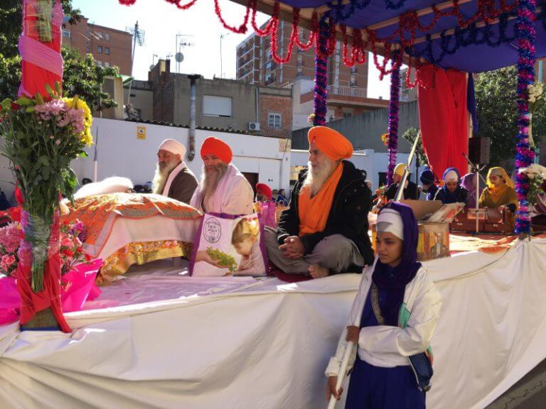 La Comunitat Sikh commemora el naixement del fundador del Sikhisme