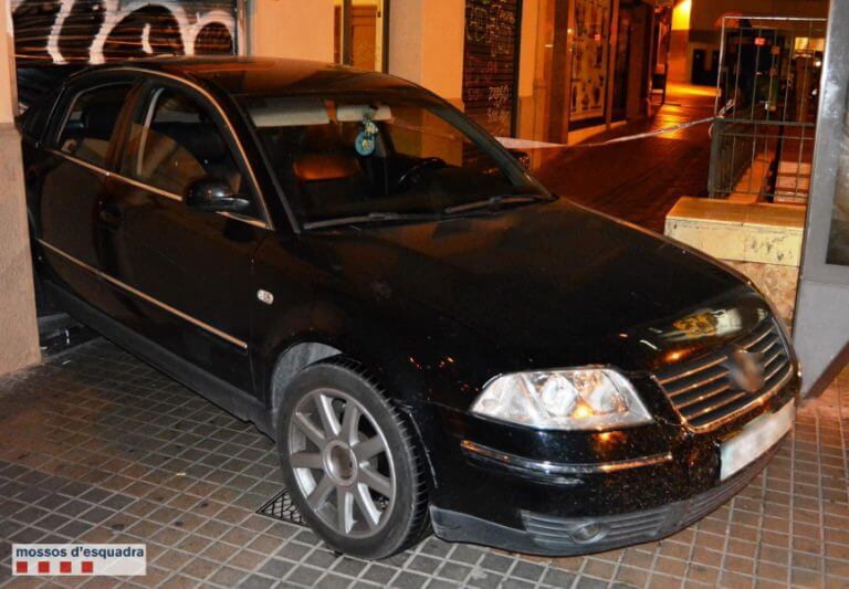 Detingut el líder d’una banda que havia assaltat locals a Badalona pel mètode de l’allunatge