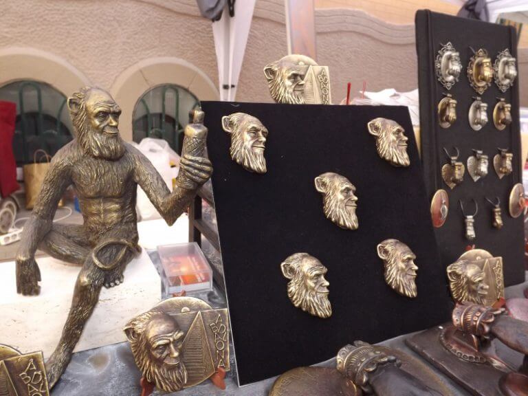 Diversos artistes exposen les seves obres a la Fira de Nadal d’Arts de Dalt la Vila