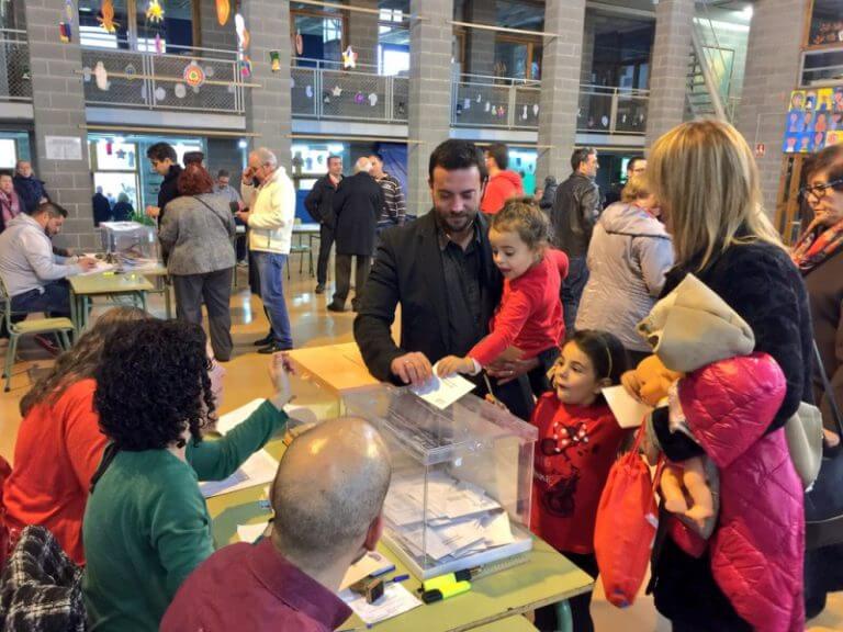 El líder del PSC de Badalona deixaria el partit si Pedro Sánchez pactés amb Rajoy