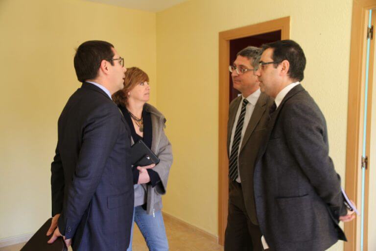 Entrega al barri de La Salut de 36 pisos per a lloguer social