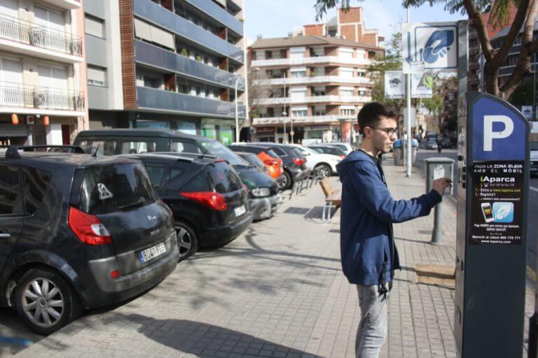 Badalona, la gran ciutat de Catalunya amb menys zona blava