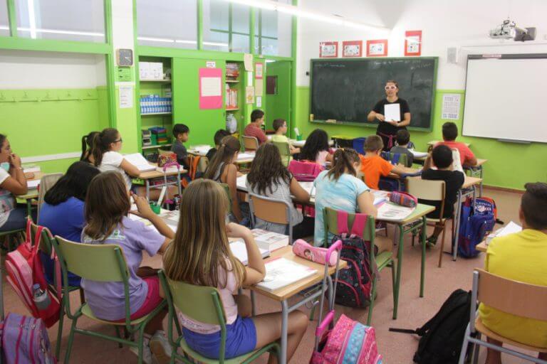 Ensenyament reduirà les ràtios de 10 escoles de Badalona