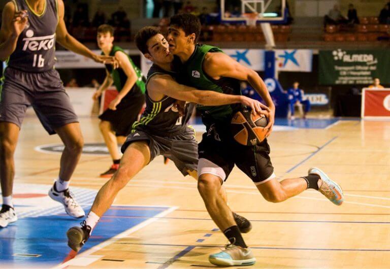 Els cadets arrosseguen l’equip (60-98)