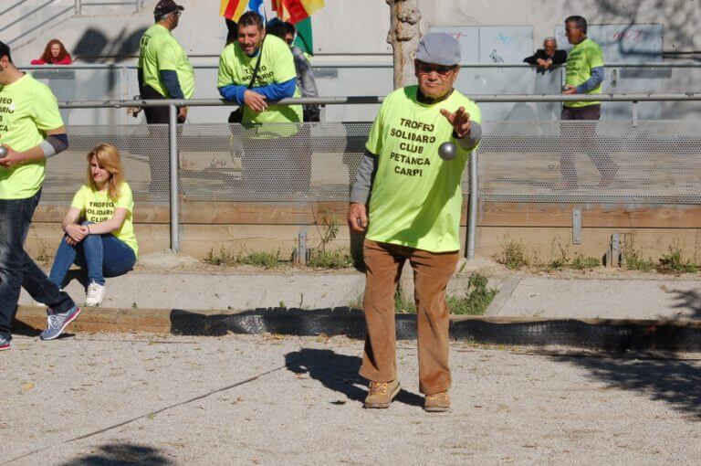 El Club de Petanca Carpi recull mil quilos d’aliments
